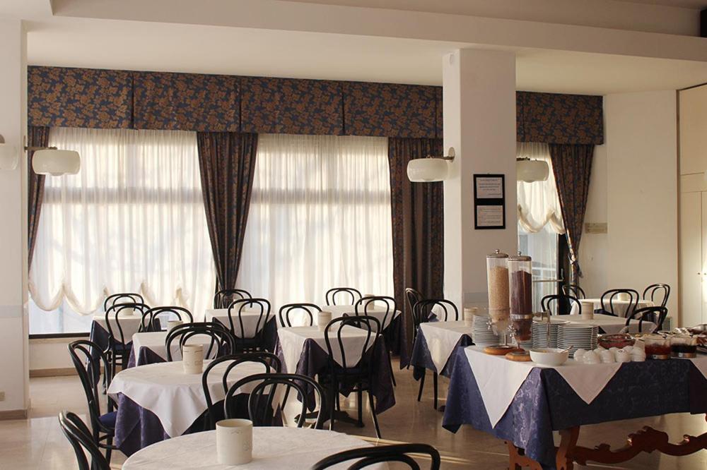 Hotel Grand Meeting Rimini Eksteriør billede
